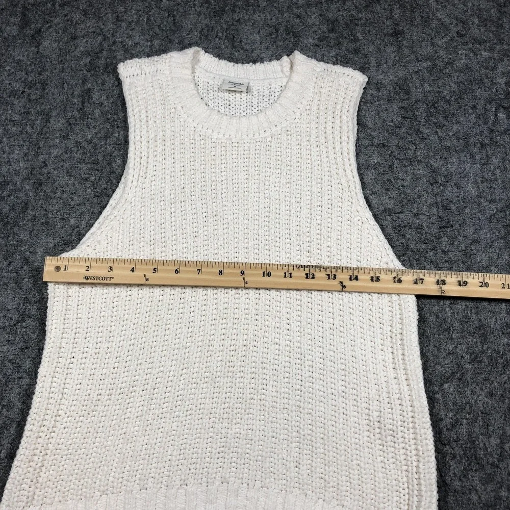 Abercrombie & Fitch Sweater Vest Womens M White Chunky Knit Sleeveless Cozy